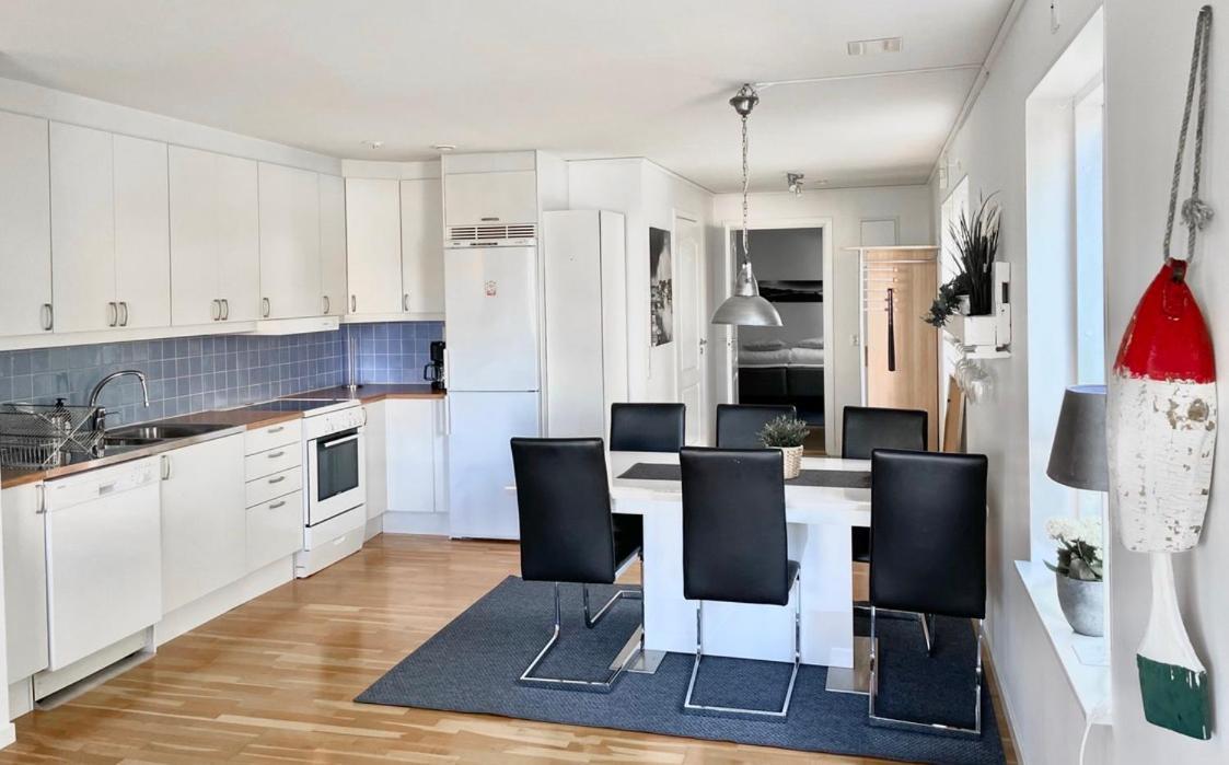 Appartamento Bjoerkoe, Laegenhet Naera Bad Och Goeteborg Esterno foto